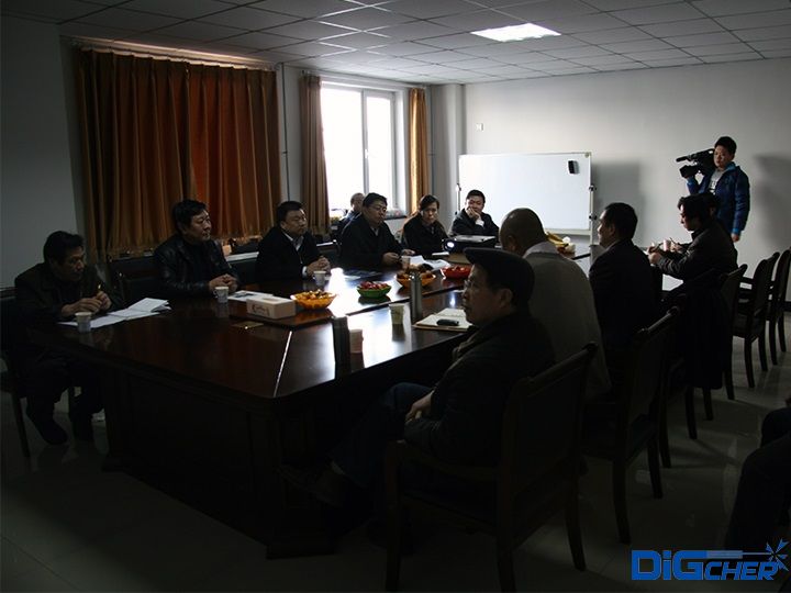 廊坊和大廠科技局領(lǐng)導(dǎo)聽取科研匯報(bào)